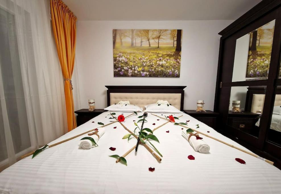 Appartamento Forest Intimate Hideaway - Sub Padure Love Nest Braşov Esterno foto