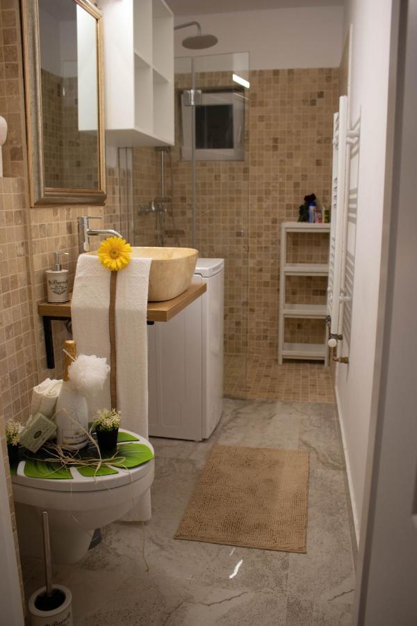 Appartamento Forest Intimate Hideaway - Sub Padure Love Nest Braşov Esterno foto